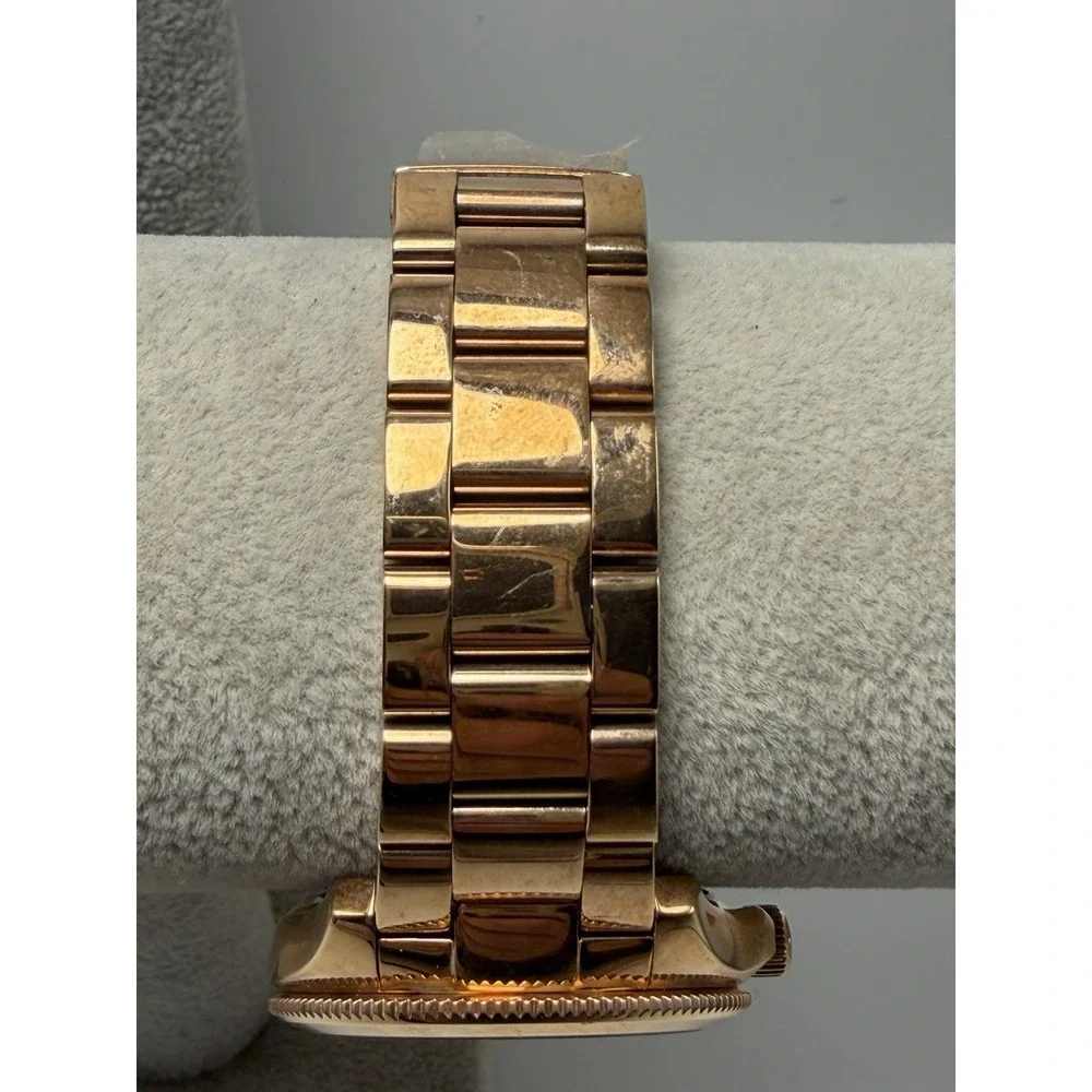 Fossil Cecile AM4604 New Battery Ladies Watch 40MM 7
